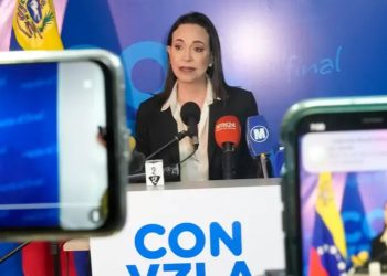 Inhabilitación de Machado recibe críticas transversales