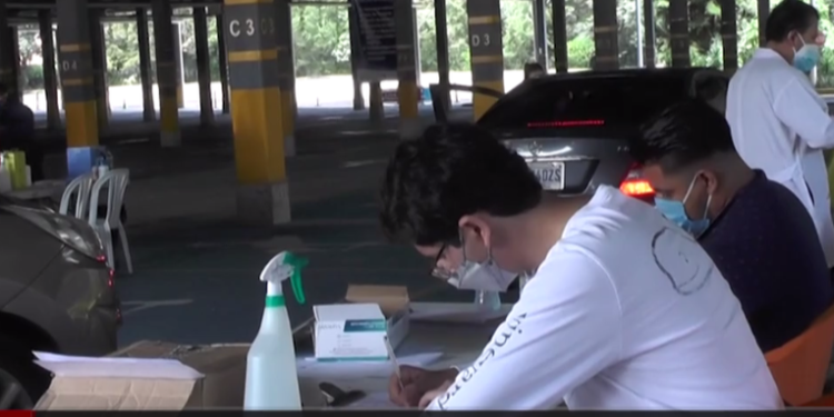 Inicia registro para vacunación de 25 años en adelante