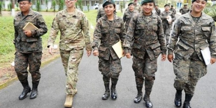 Inicia vacunación a servidores públicos