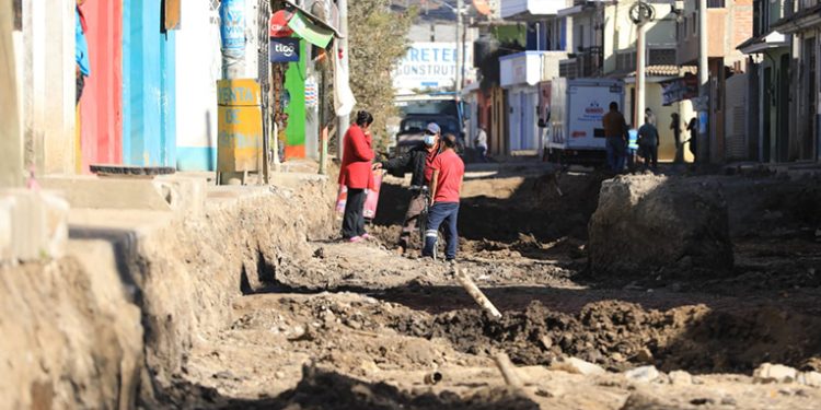 Inician trabajos de construcción de carretera entre Tecpán y Quiché