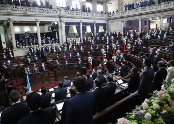 Iniciativa de ley para endurecer penas de cárcel para *Coyotes* fue presentada este viernes