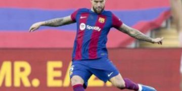 Íñigo Martínez tiene altercado con joven aficionado