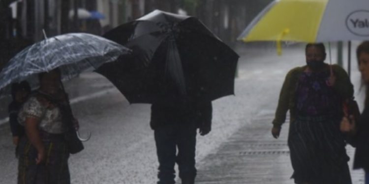 INSIVUMEH pronostica intensas lluvias por dos ondas del este durante toda la semana