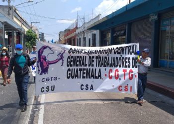 Integrantes de la CGTG realizan marcha pací­fica