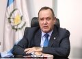 Investigan posible soborno de rusos a presidente Alejandro Giammattei