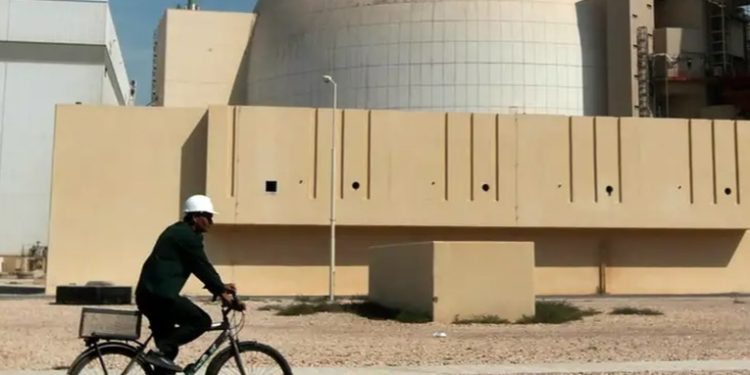 Irán inicia la construcción de un nuevo reactor nuclear