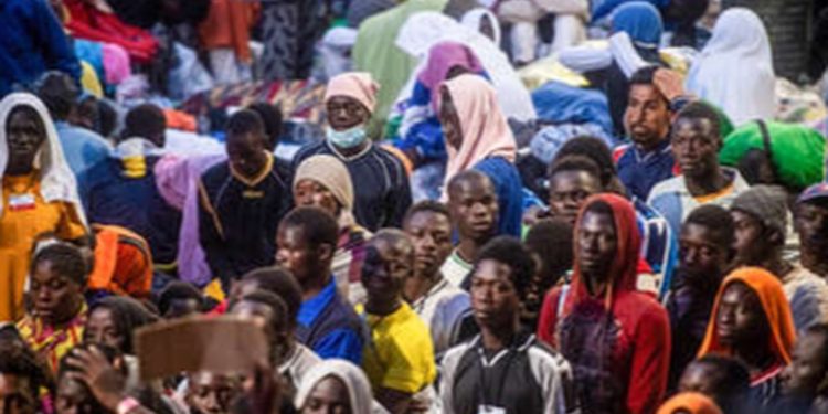 Más migrantes que residentes: isla italiana de Lampedusa en emergencia ante invasión de indocumentados