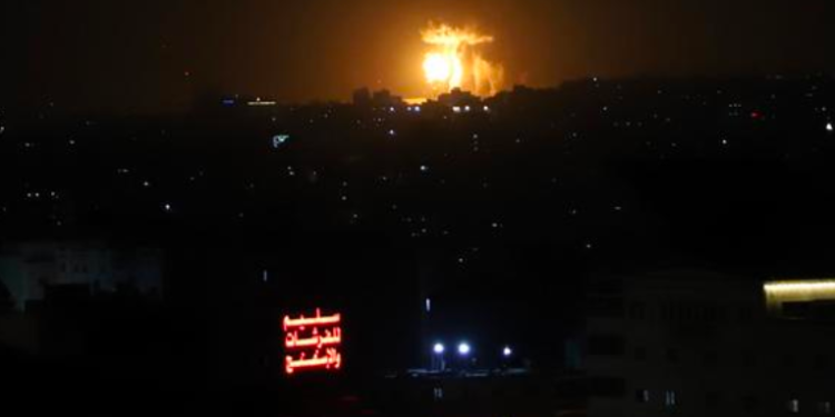 Israel ataca Líbano y Gaza tras recibir disparos de cohetes