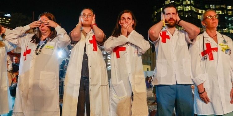 Israel prohíbe a sus médicos cooperar con una comisión investigadora de la ONU