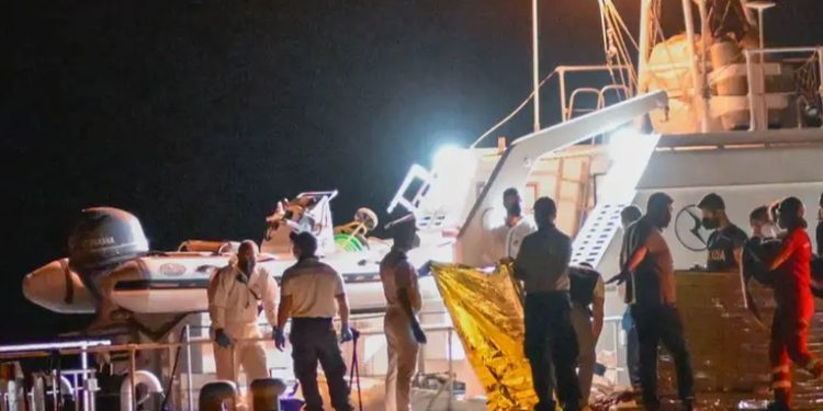 Italia recupera más cuerpos tras naufragio de migrantes