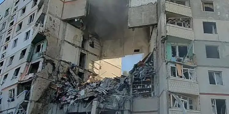 Járkov: tres muertos y 22 heridos tras ataque aéreo ruso