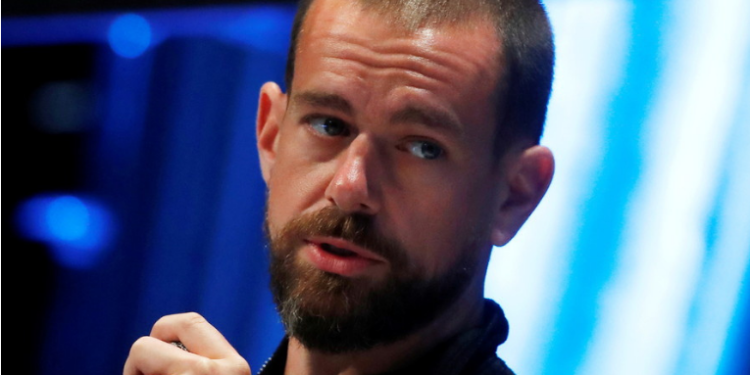 Jack Dorsey renuncia como director ejecutivo de Twitter.