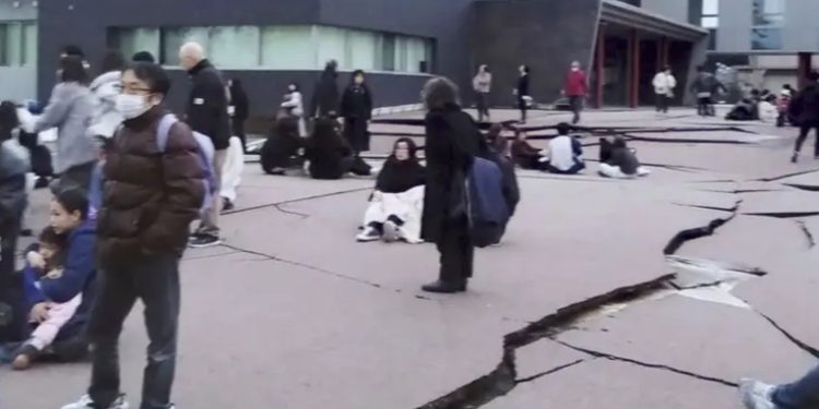 Japón: al menos 6 muertos y 10.000 evacuados por terremoto