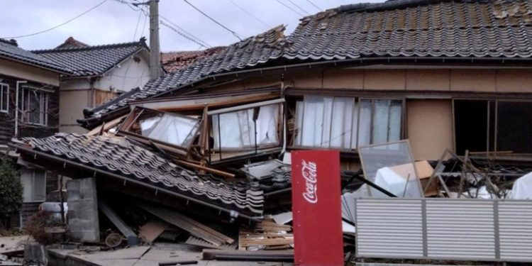 Japón busca sobrevivientes tras terremoto