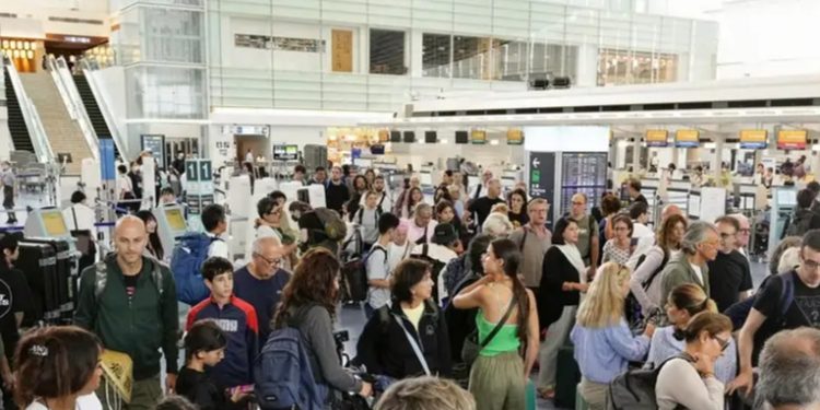 Japón en alerta meteorológica por llegada de poderoso tifón