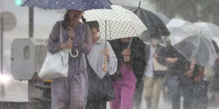 Japón: lluvias torrenciales dejan heridos y miles de evacuados