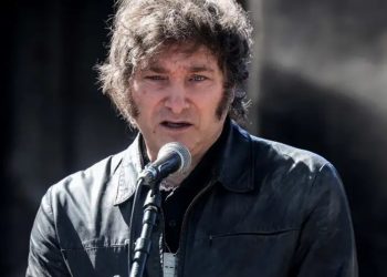 Javier Milei advierte contra cortar envío de hidrocarburos