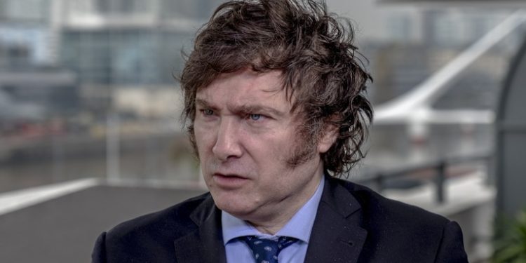 Javier Milei designa a Luis Caputo como Ministro de Economía en Argentina