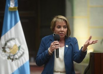 Jazmín de la Vega: Solución al socavón en km 44 requiere intervención del Ejército