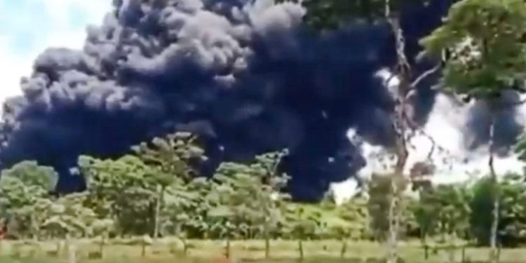 Jornada violenta en Colombia deja 5 atentados a oleoductos en zona fronteriza con Venezuela