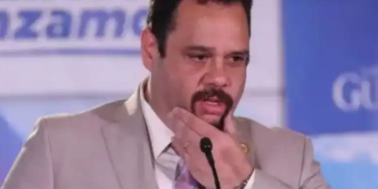 José Luis Benito se presenta en el juzgado para firmar compromiso de medidas sustitutivas