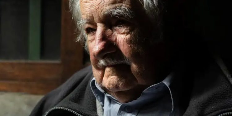José Mujica anuncia que tiene un tumor de esófago