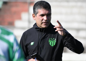 Juan Torres deja de ser entrenador de Antigua GFC