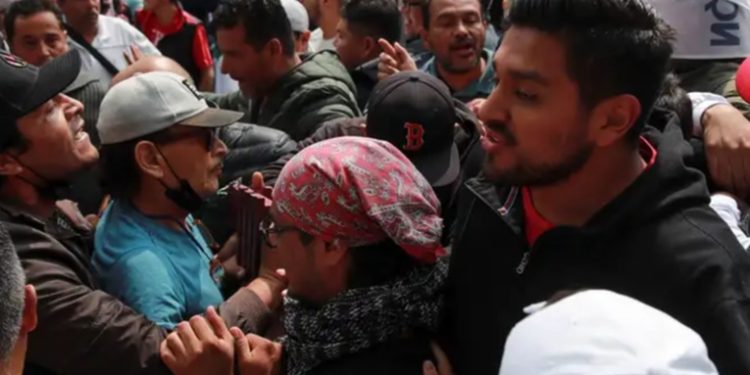 Jueces protestas frente al Congreso contra reforma judicial