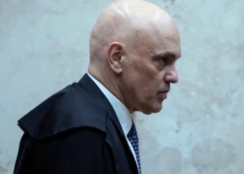 Juez amenaza a Elon Musk con suspender X en Brasil