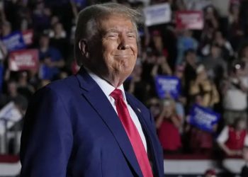 Juez desestima la demanda de Trump contra CNN por difamación