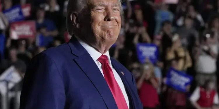 Juez desestima la demanda de Trump contra CNN por difamación