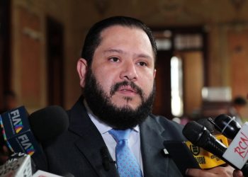 Juez toma medidas legales contra el jefe del Registro de Ciudadanos por su decisión en caso Semilla