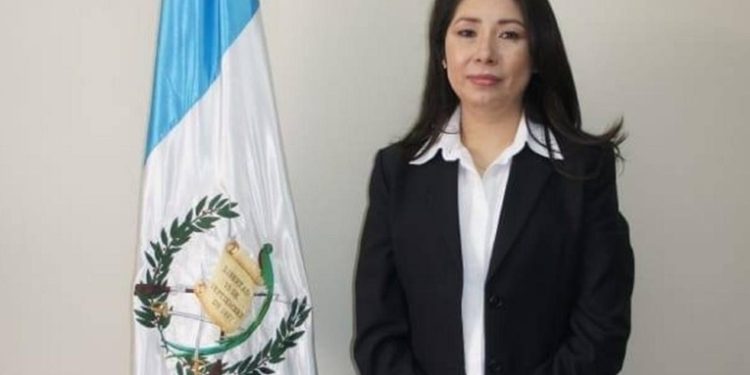 Jueza de Mayor Riesgo D Ericka Aifán renuncia al cargo y sale del país