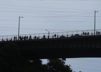 Jueza suspende temporalmente el desalojo del asentamiento Dios es Fiel bajo el puente del Incienso