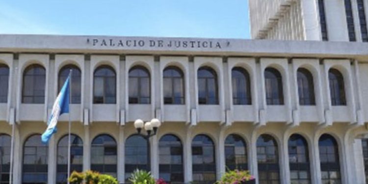 Julio Héctor Estrada propone moción para interrumpir interpelación al canciller y discutir presupuesto 2025