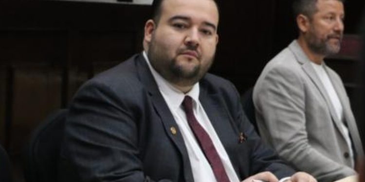 Julio Portillo enfrenta posible expulsión del partido Cabal tras acusaciones de alcaldes