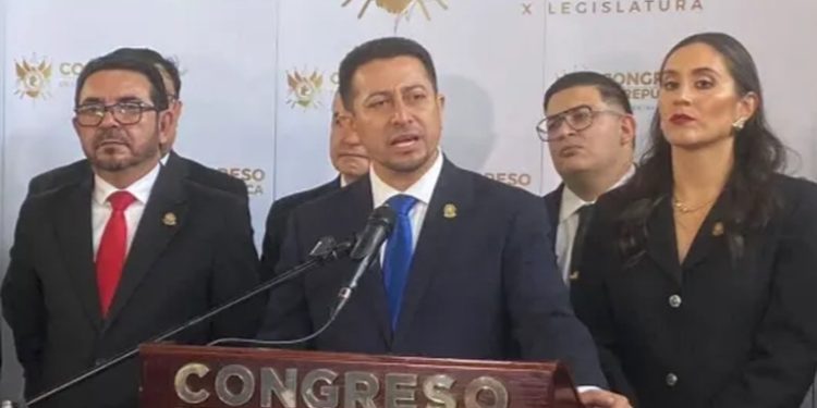 Junta Directiva del Congreso 2025 enfrenta críticas por debate sobre aumento salarial a diputados