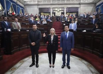 Juramentan a diputada que sustituye al legislador, Hugo Rodrí­guez recién fallecido