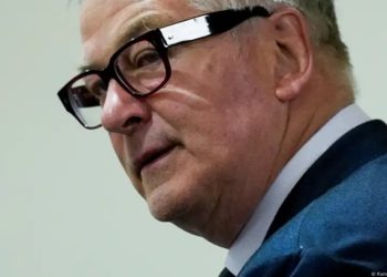 Justicia de EE.UU. desestima caso contra Alec Baldwin