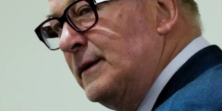 Justicia de EE.UU. desestima caso contra Alec Baldwin