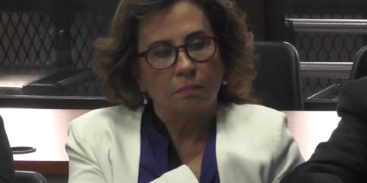 Juzgado ampara a Sandra Torres permitiéndole participar en actividades políticas