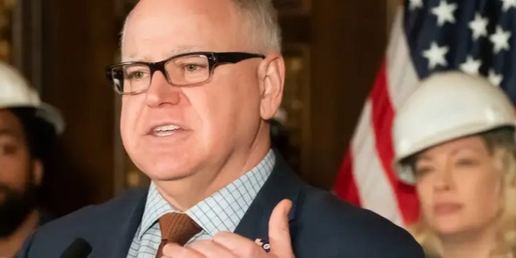 Kamala Harris nombra a Tim Walz candidato a vicepresidente