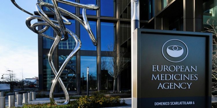 La Agencia Europea de Medicamentos concluye que los beneficios de la vacuna de AstraZeneca son mayores que los riesgos