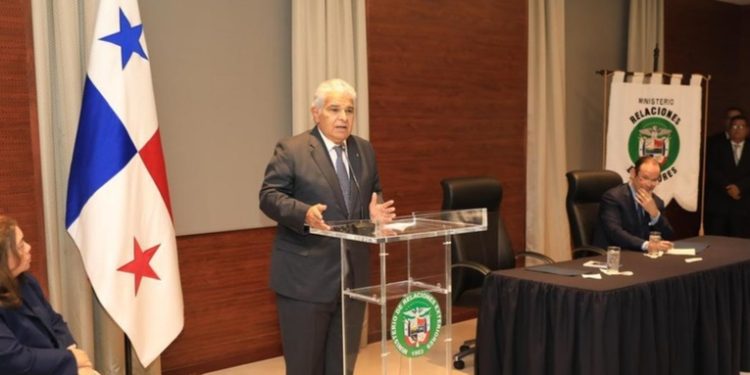 La amenaza de Mulino a países que incluyan a Panamá en listas negras