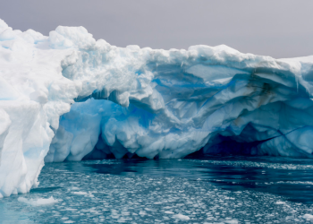 La barrera de hielo alrededor de la Antártida cae a niveles récord