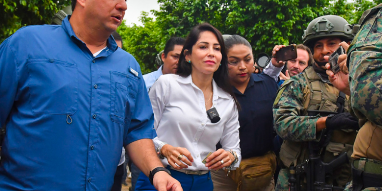 La candidata ecuatoriana Luisa González confirma una alerta de posible atentado en su contra