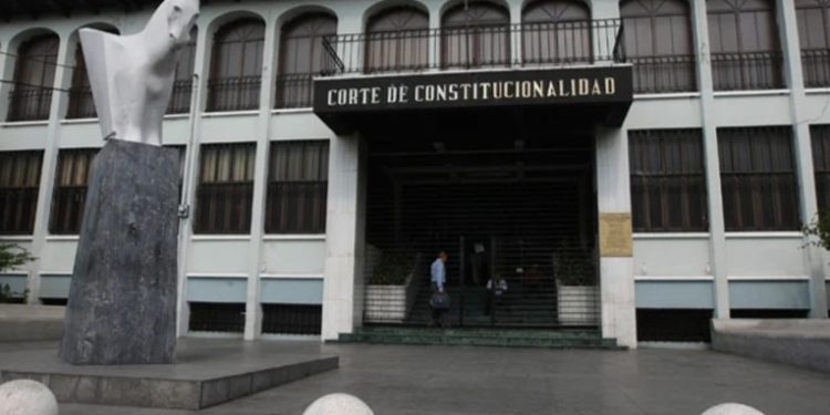 La CC deniega amparo provisional solicitado por el TSE contra 7 funcionarios
