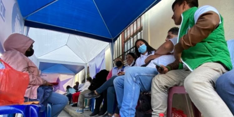 La clase polí­tica de Guatemala aguarda a la intemperie para partir con ventaja en las elecciones