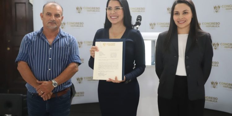 La Comisión de Cultura propone ampliar a 4 carriles la ruta al atlántico