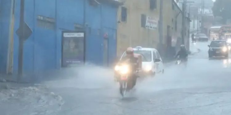 La Conred e Insivumeh se mantienen en alerta roja por el incremento de lluvias en todo el paí­s